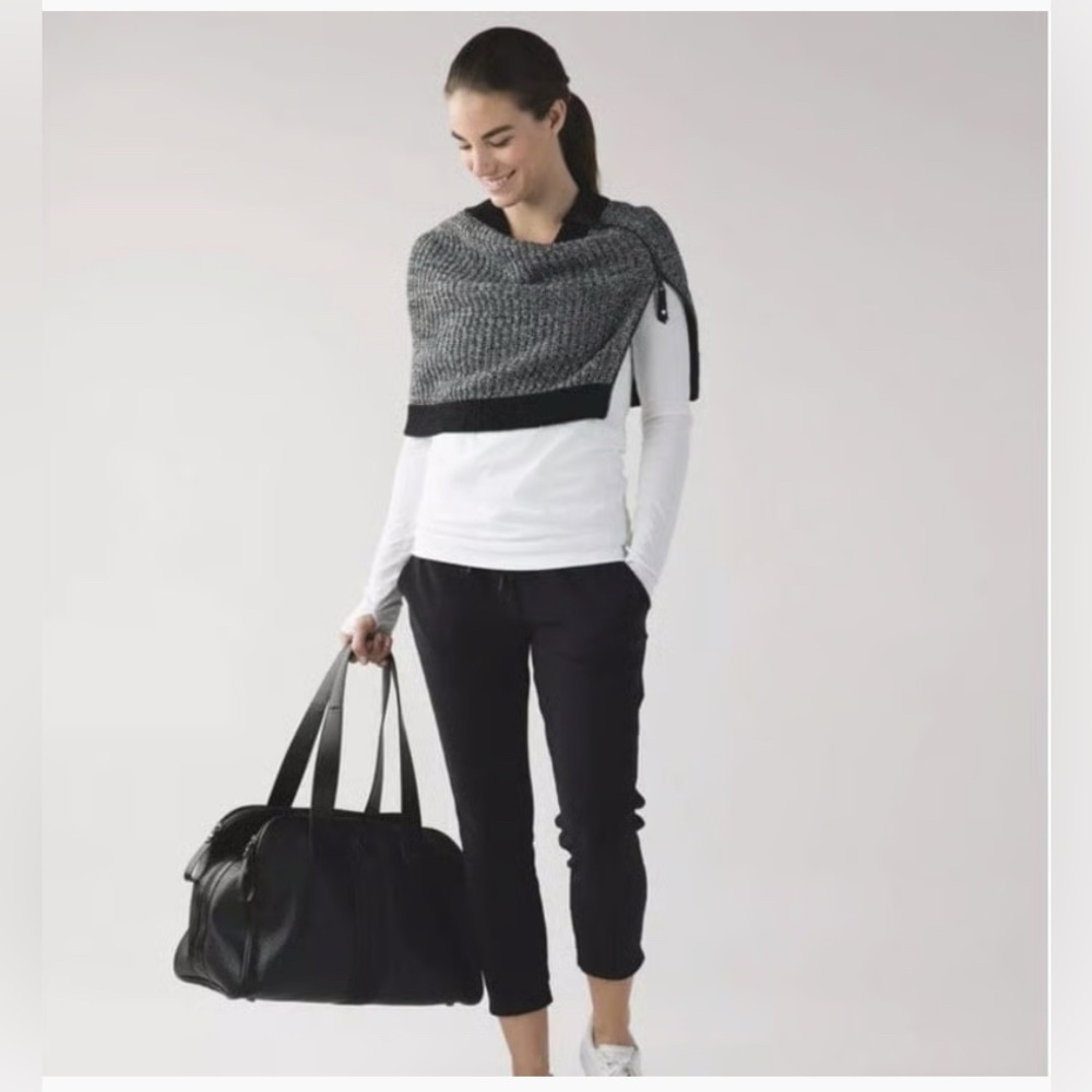 Lululemon Falling Freely Neck Warmer